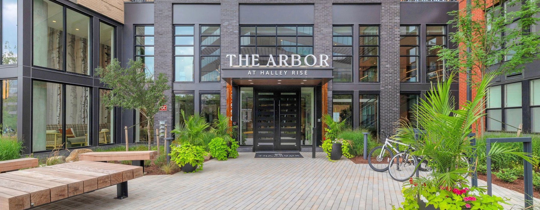 Luxury Apartments in Reston, VA - The Arbor at Halley Rise 