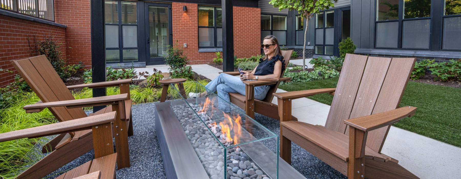 Women sitting in an outdoor courtyard